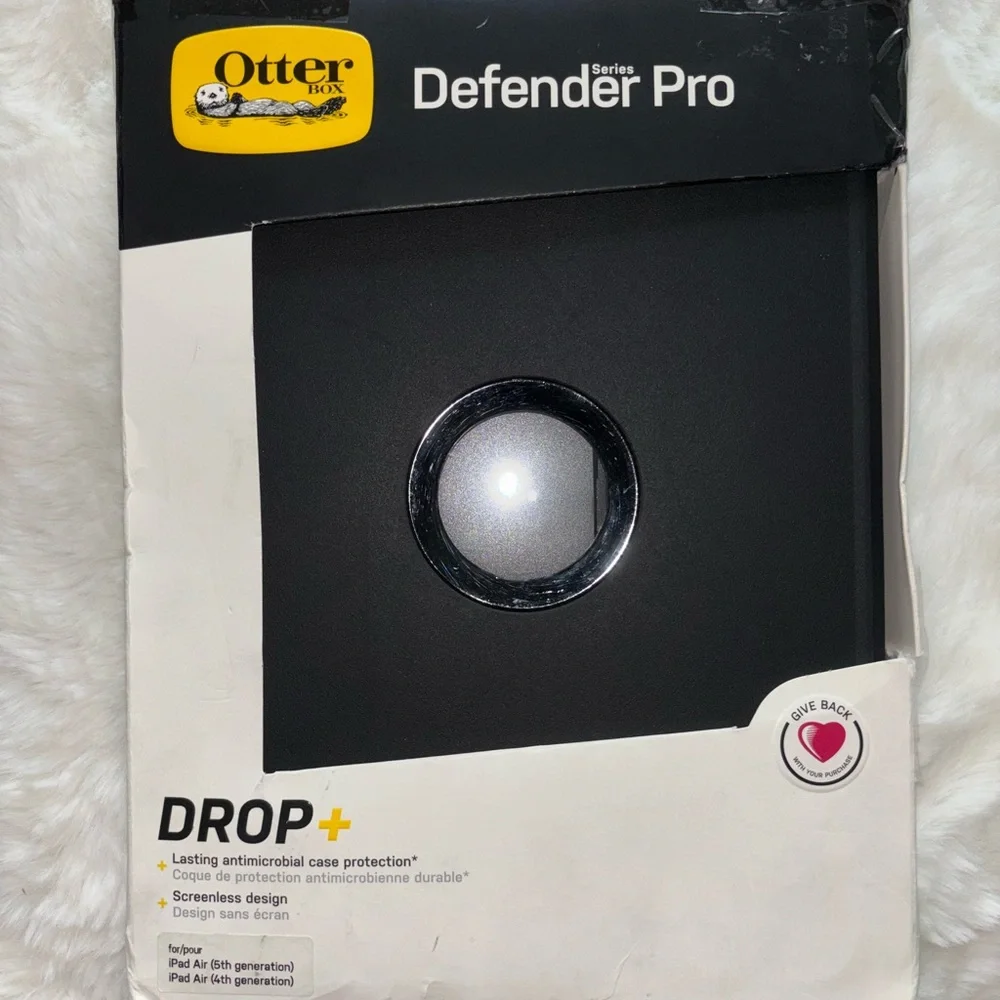 OtterBox Defender Pro Apple IPad Case Cover 4th & 5th generation. GENTLY USED .